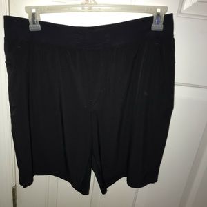 Lululemon Black Size XL T.H.E. Shorts Linerliss